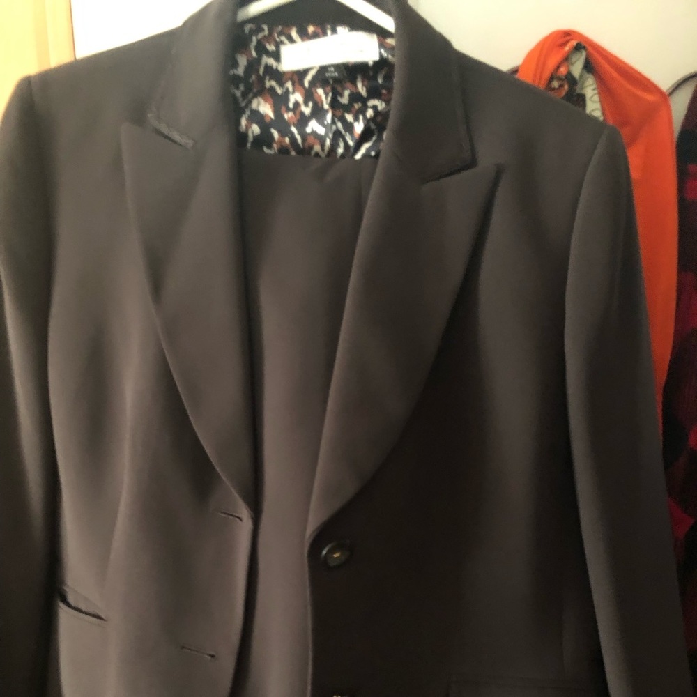 Tahari Fine women’s suit
